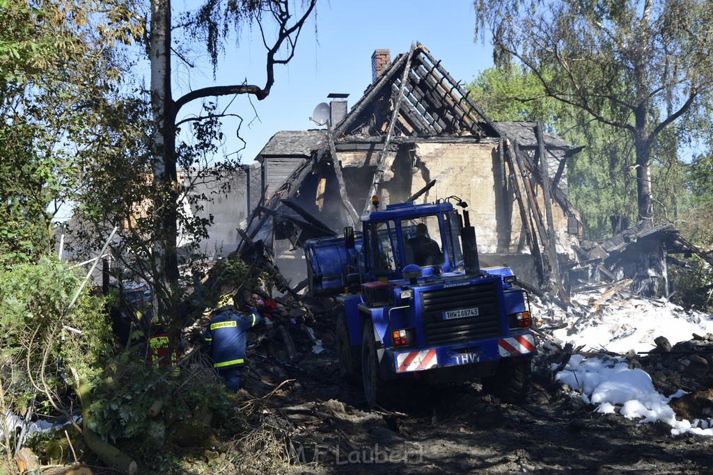 Grossfeuer Einfamilienhaus Siegburg Muehlengrabenstr P1347.JPG - Miklos Laubert